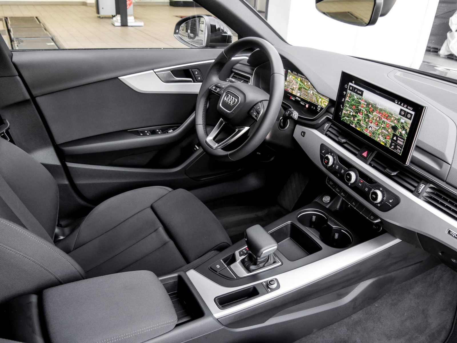 Audi A4 Avant 40 quattro S LINE BLACKPAK ACC LM19 NAVI+