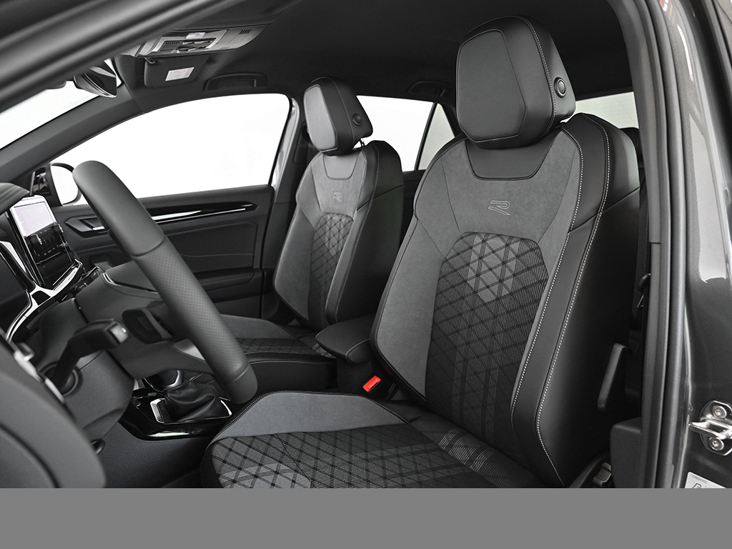 Volkswagen T-Roc 1.5 R-LINE DSG BLACKSTYLE AHK eKLAPPE CAM