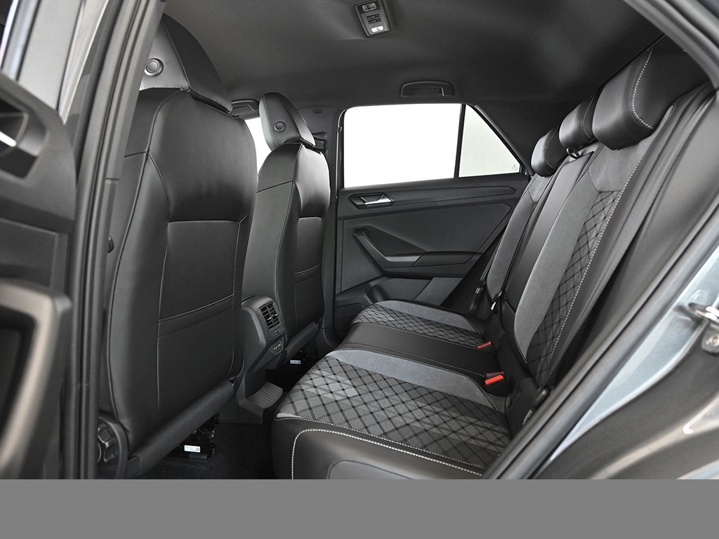 Volkswagen T-Roc 1.5 R-LINE DSG BLACKSTYLE AHK eKLAPPE CAM