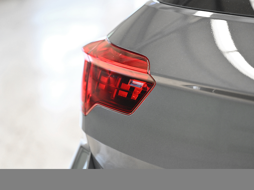 Volkswagen T-Roc 1.5 R-LINE DSG BLACKSTYLE AHK eKLAPPE CAM