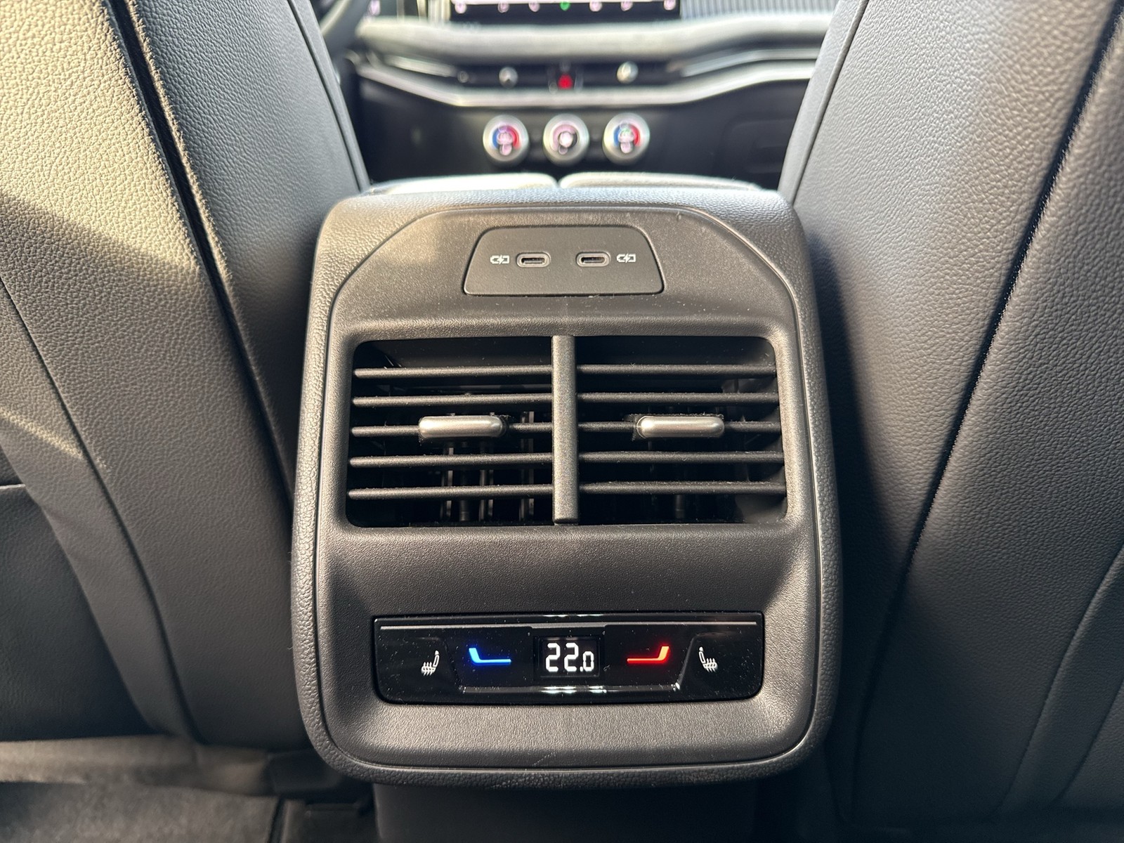 Skoda Superb Combi 2.0TDI DSG 4x4 Selection AHK HuD ACC NAV DCC 360Grad