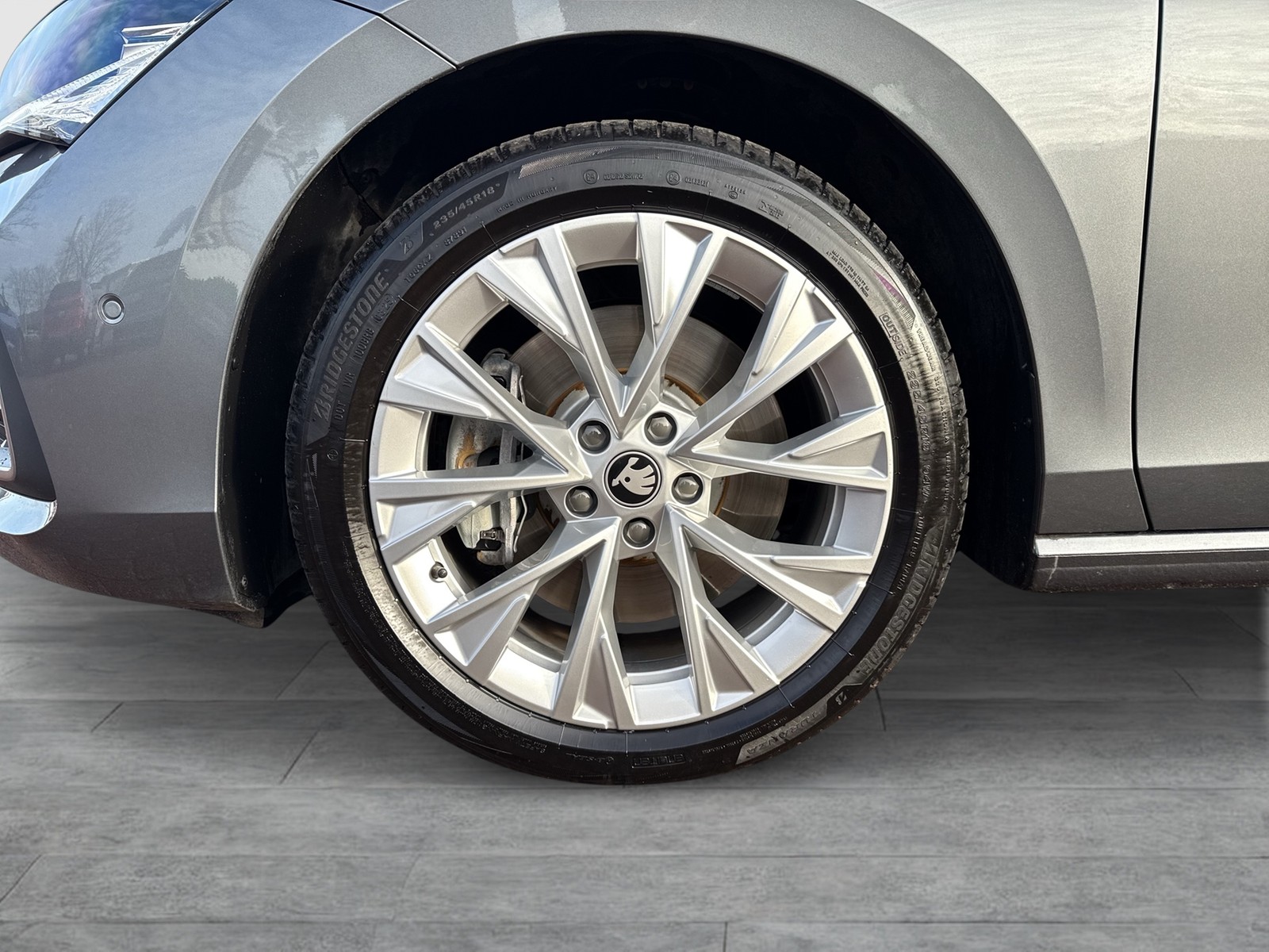 Skoda Superb Combi 2.0TDI DSG 4x4 Selection AHK HuD ACC NAV DCC 360Grad