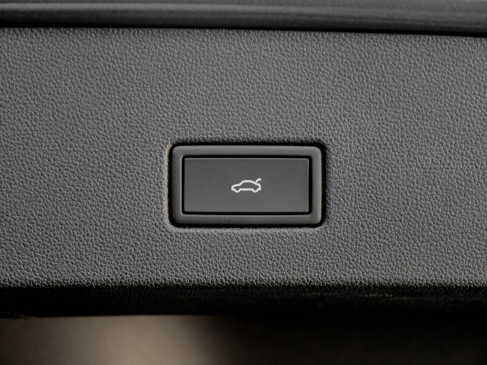 Volkswagen T-Roc 2.0 R-LINE DSG BLACKSTYLE eKLAPPE CAM AHK