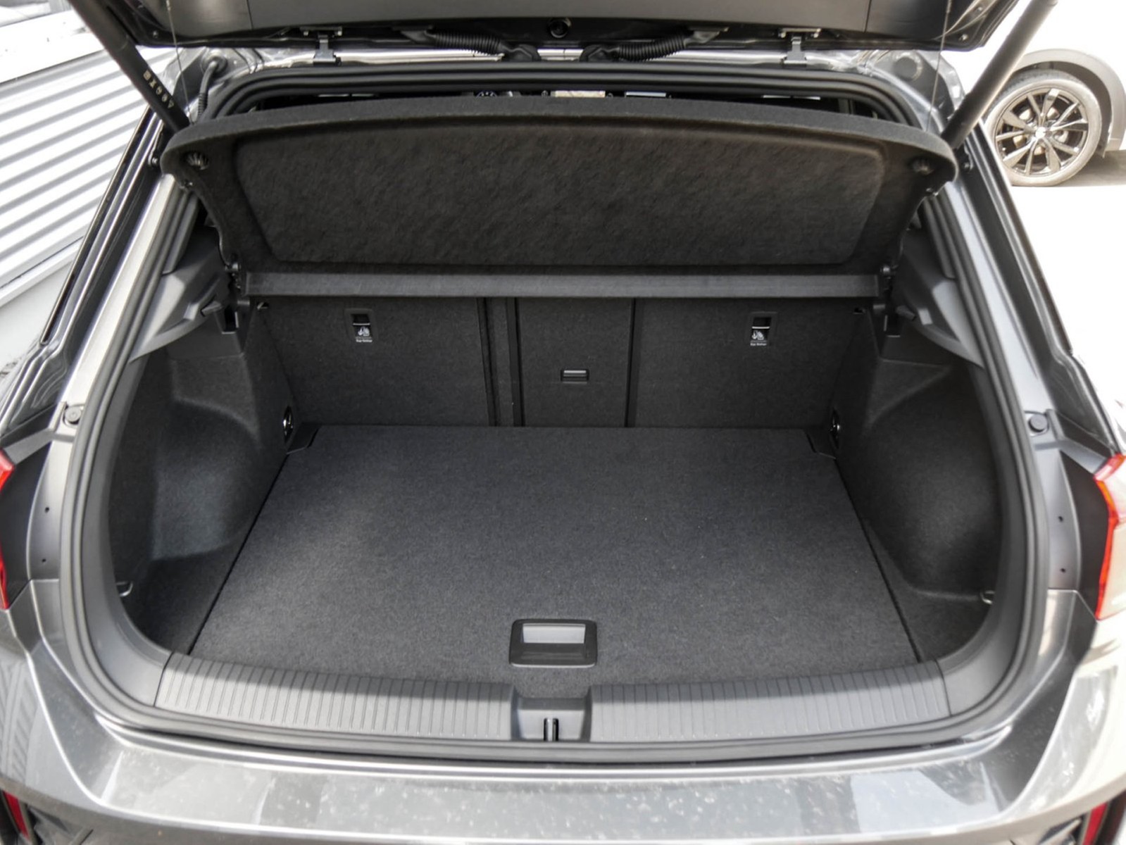 Volkswagen T-Roc 2.0 R-LINE DSG BLACKSTYLE eKLAPPE CAM AHK