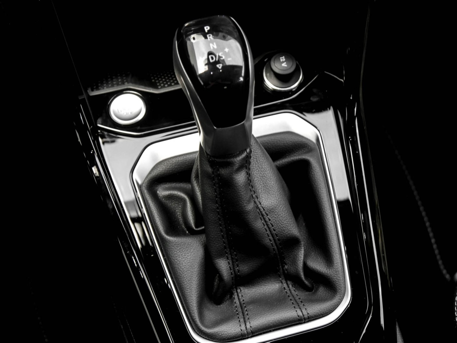 Volkswagen T-Roc 2.0 R-LINE DSG BLACKSTYLE eKLAPPE CAM AHK