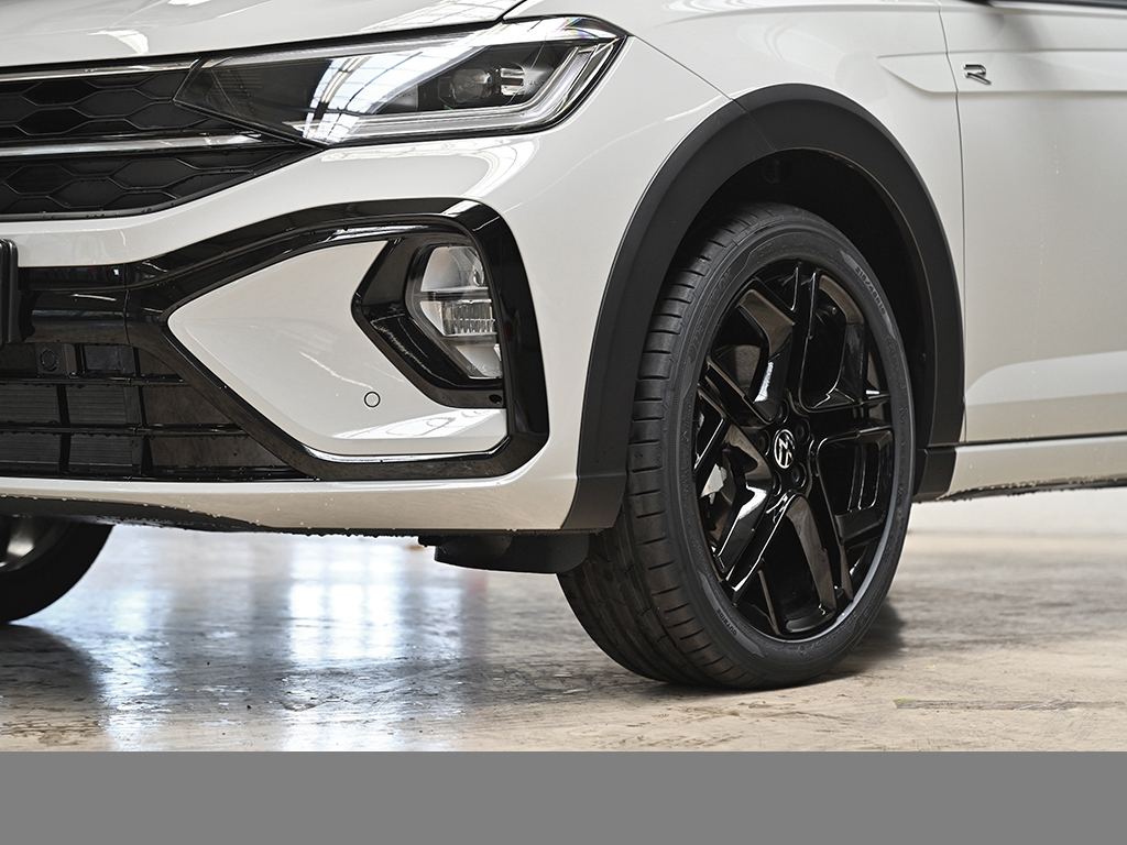 Volkswagen Taigo 1.0 R-LINE DSG BLACKSTYLE PANO KEYLESS CAM