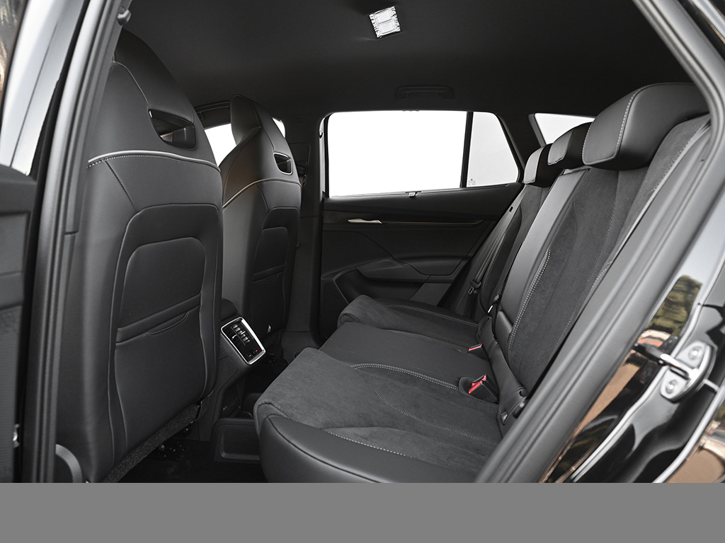 Skoda Enyaq 60 SPORTLINE WÄRMEPUMPE CAM ACC LM20 NAVI