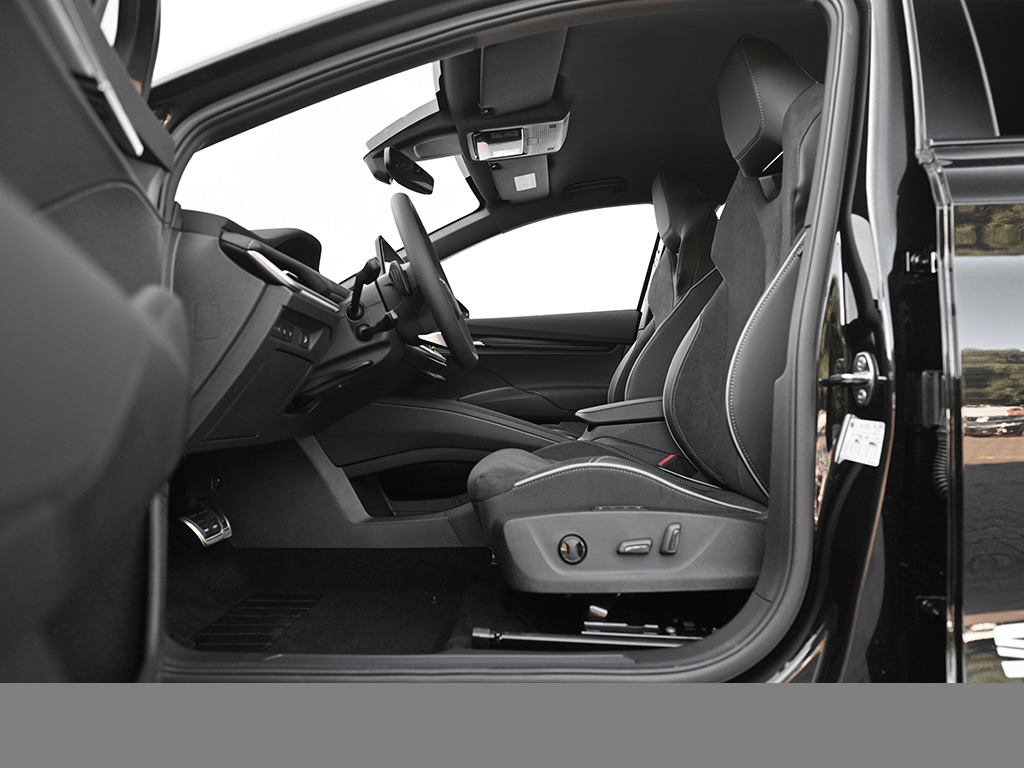 Skoda Enyaq 60 SPORTLINE WÄRMEPUMPE CAM ACC LM20 NAVI