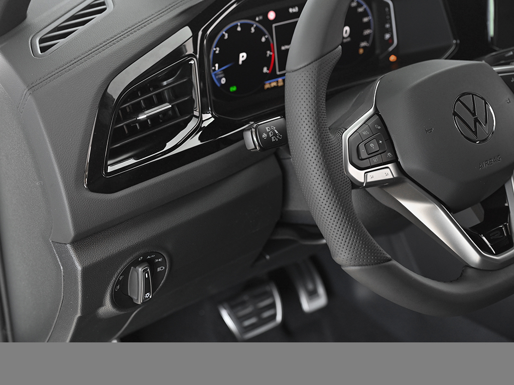 Volkswagen T-Roc 1.5 R-LINE DSG BLACKSTYLE eKLAPPE AHK CAM