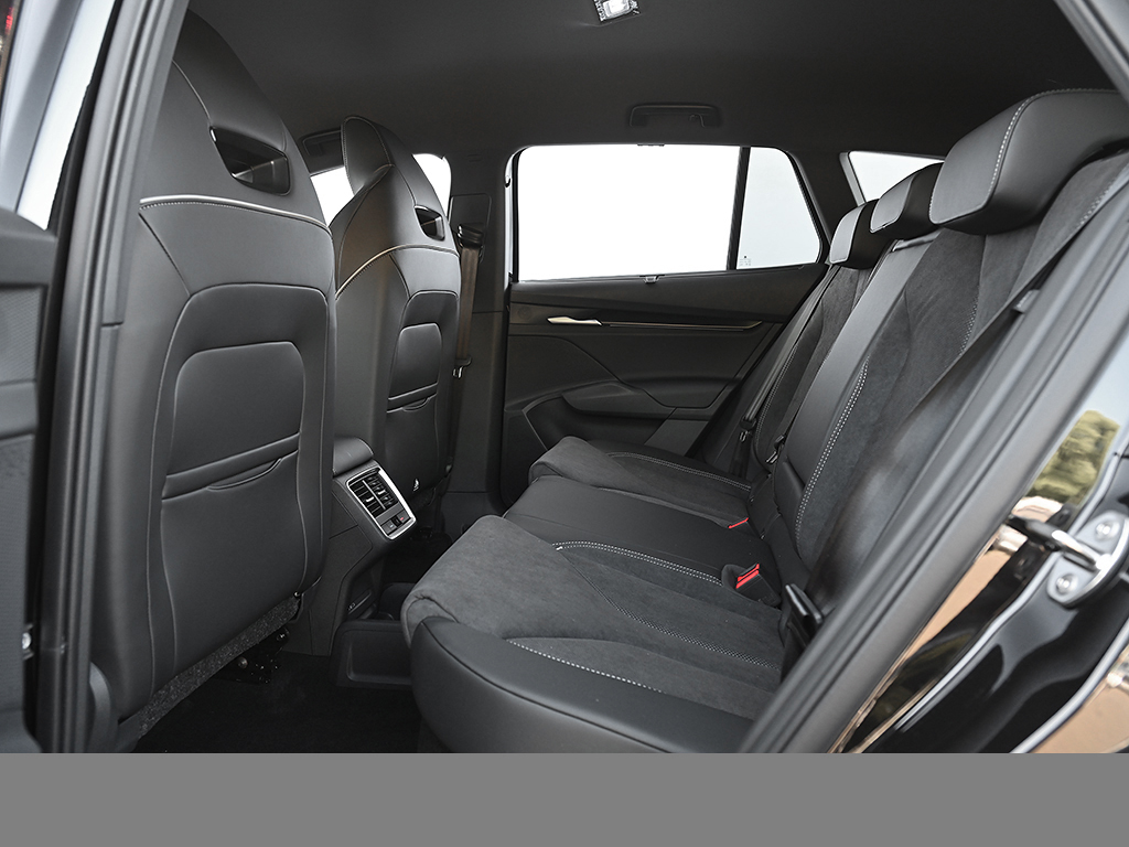 Skoda Enyaq 60 SPORTLINE WÄRMEPUMPE CAM ACC LM20 NAVI