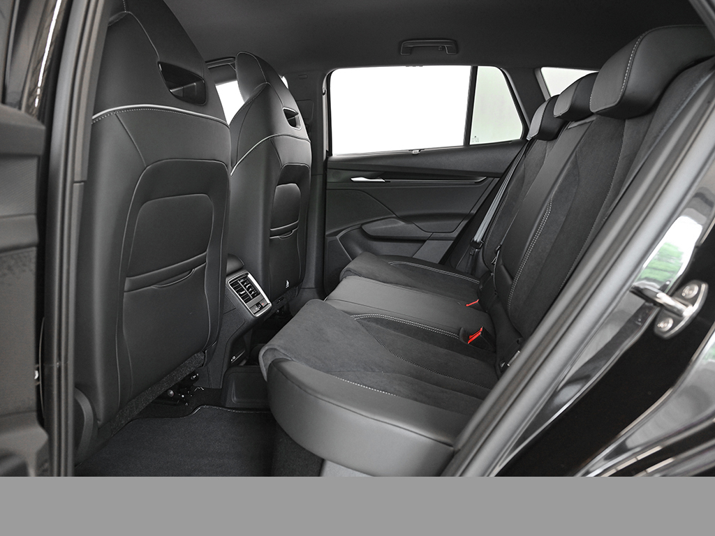 Skoda Enyaq 60 SPORTLINE WÄRMEPUMPE CAM ACC LM20 NAVI