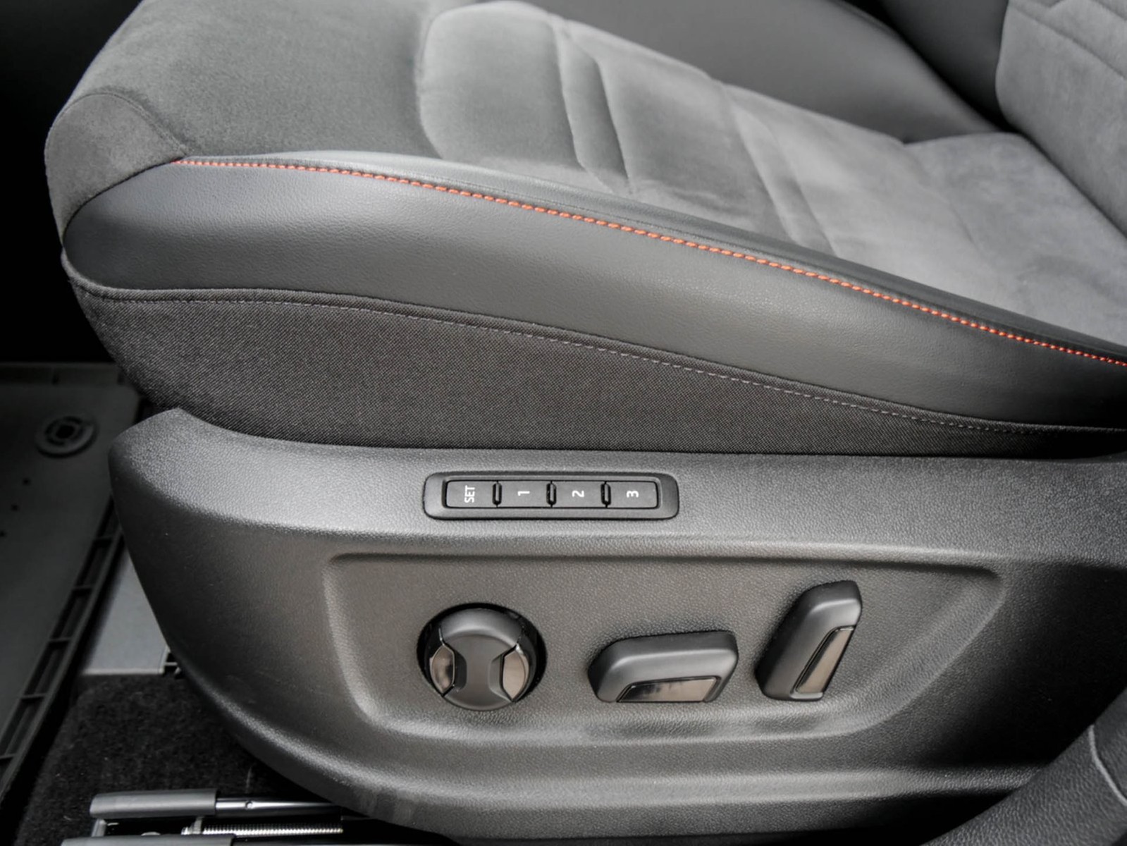 Seat Ateca 2.0 FR BEATS CAM ACC LM18 NAVI SITZHEIZUNG