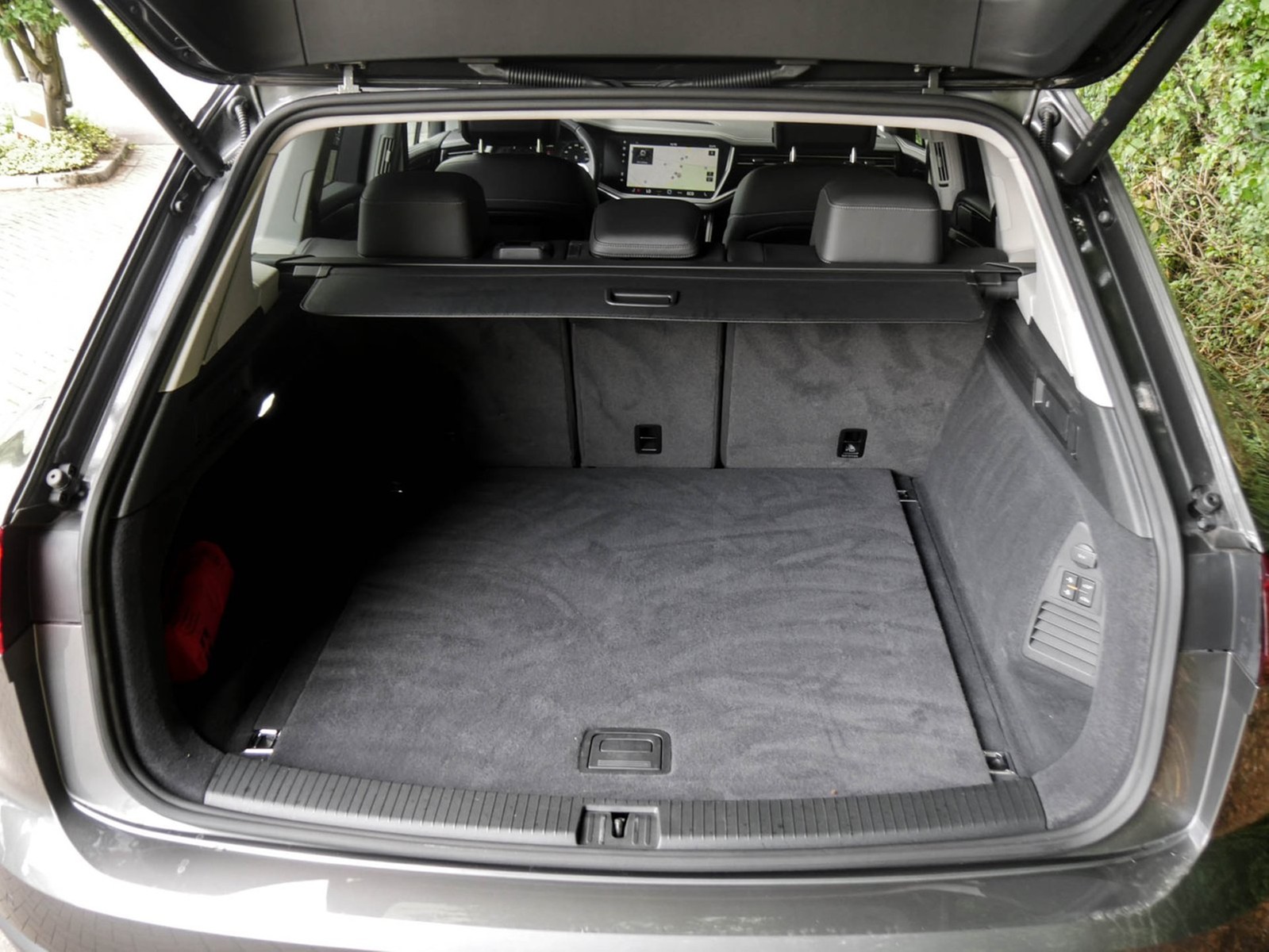 Volkswagen Touareg V6 NEUES MODELL AHK CAM ACC LM19 NAVI