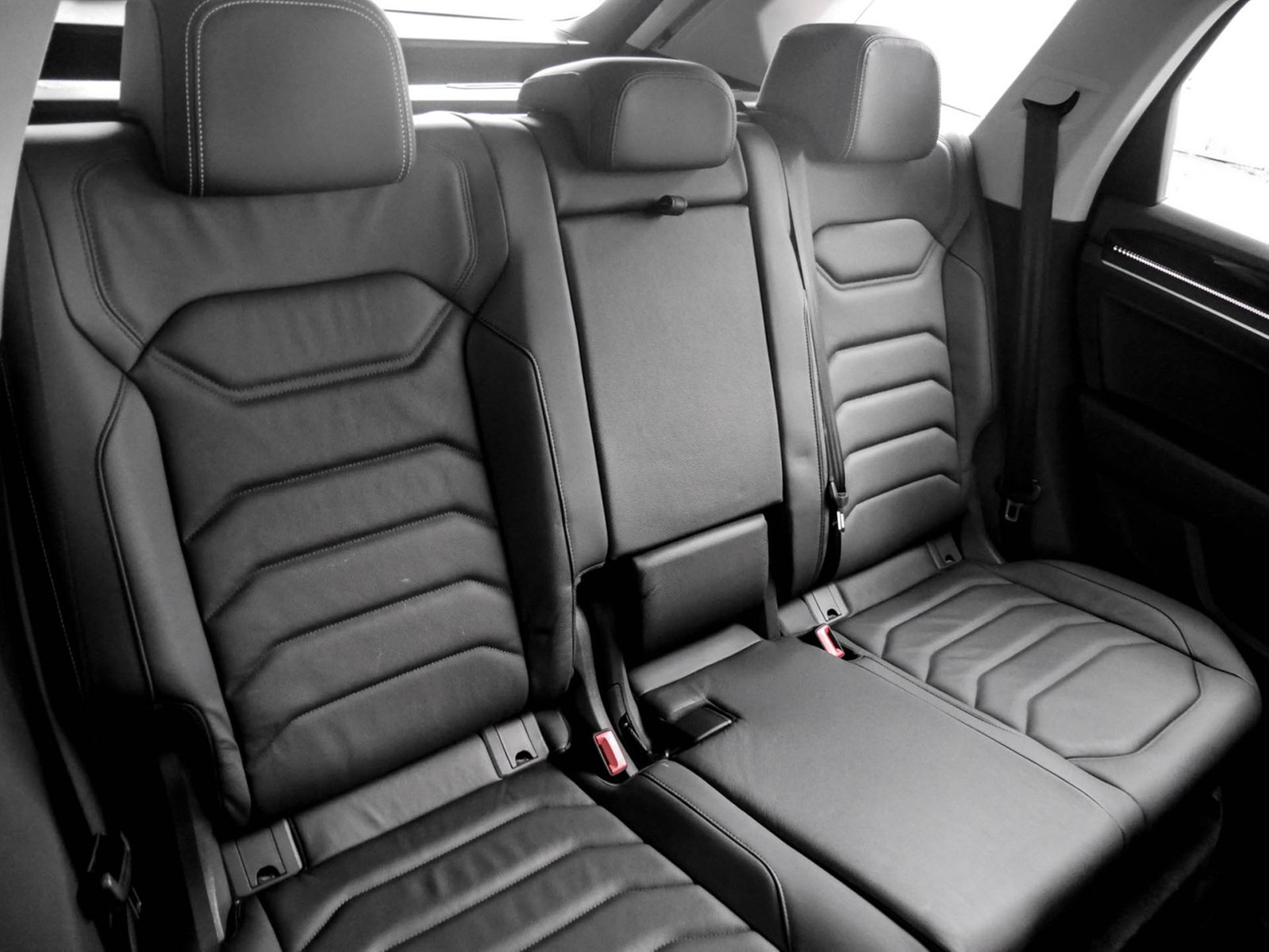 Volkswagen Touareg V6 NEUES MODELL AHK CAM ACC LM19 NAVI