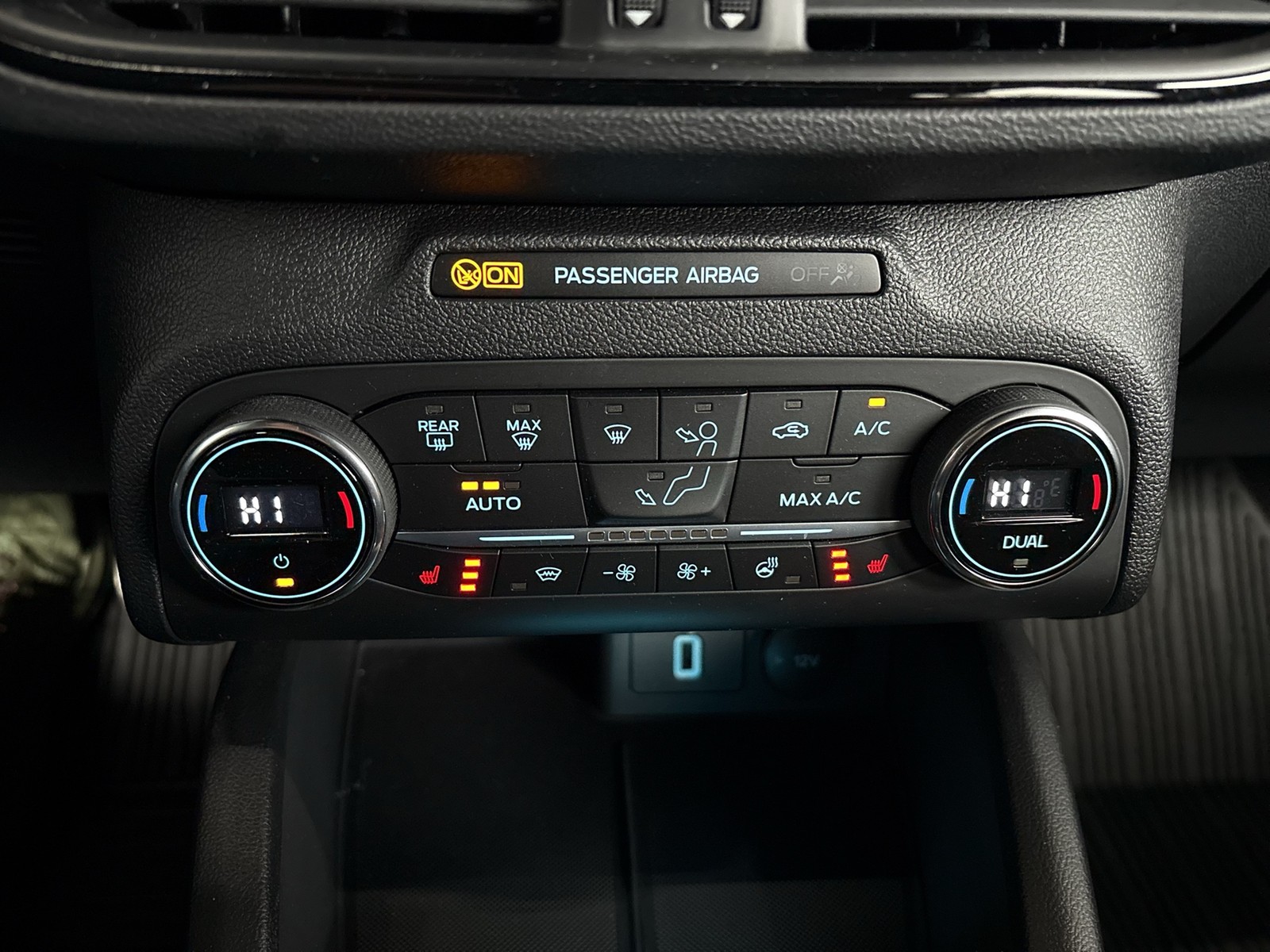 Ford Focus Turnier 1.5 ST-LINE CAM NAVI LM18 SITZHEIZ