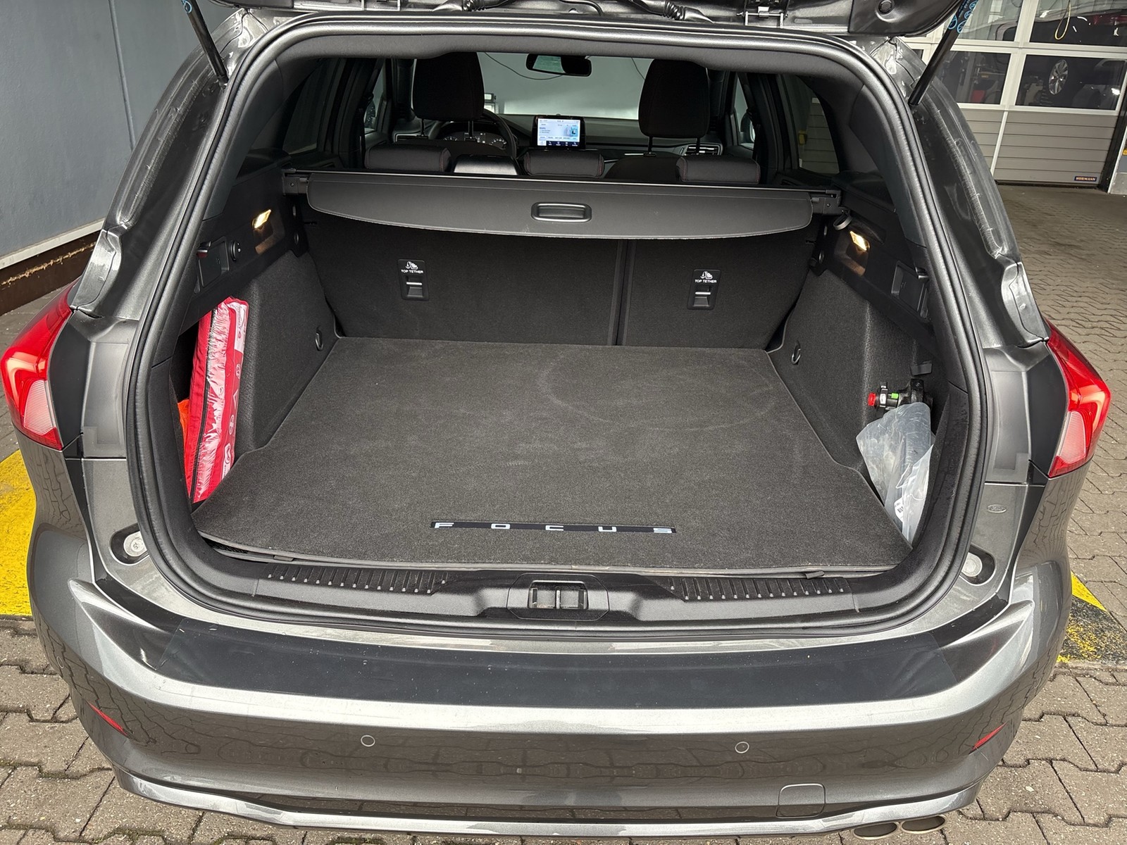 Ford Focus Turnier 1.5 ST-LINE CAM NAVI LM18 SITZHEIZ