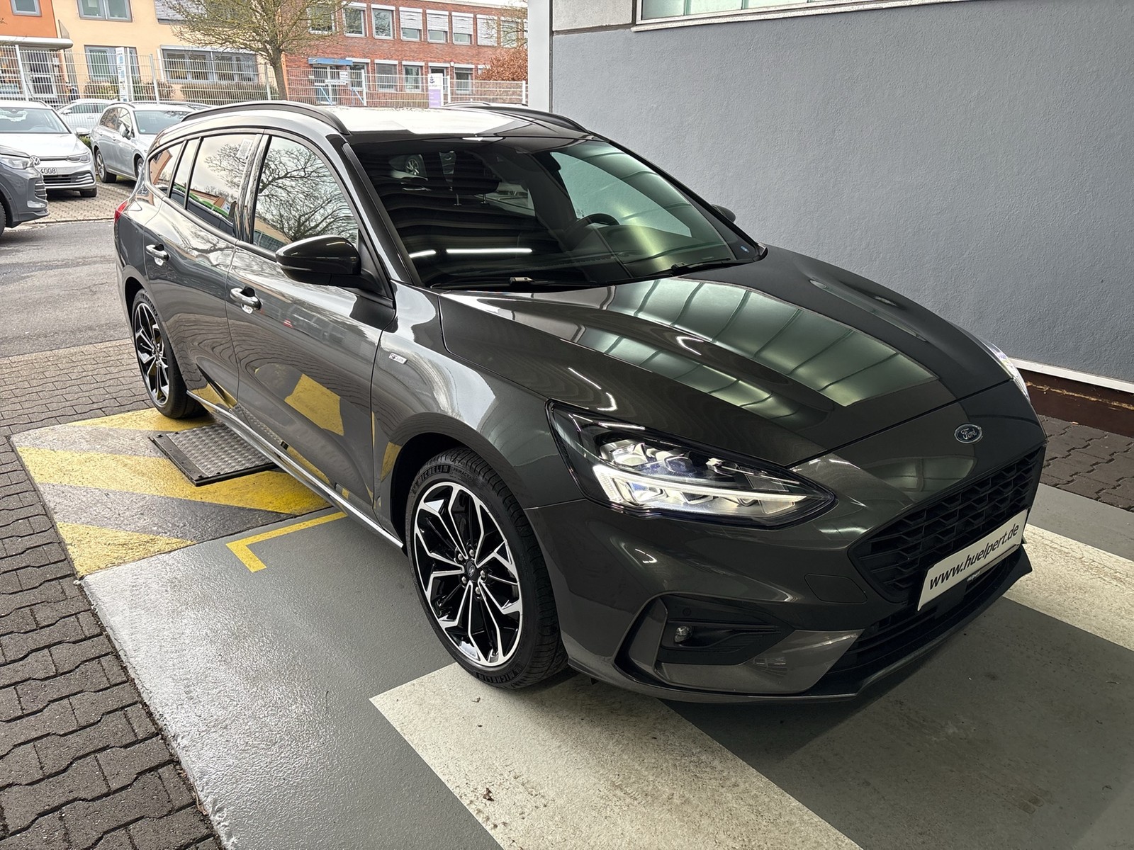 Ford Focus Turnier 1.5 ST-LINE CAM NAVI LM18 SITZHEIZ