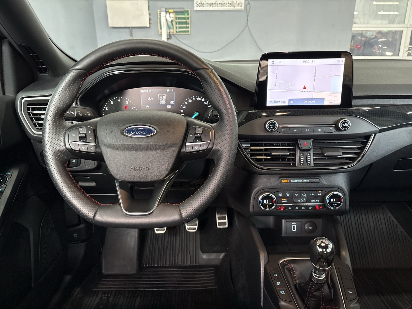 Ford Focus Turnier 1.5 ST-LINE CAM NAVI LM18 SITZHEIZ