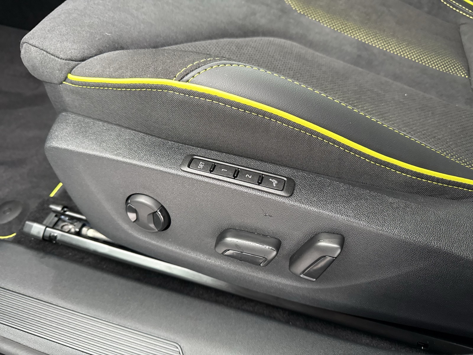 Skoda Elroq 85x RS NAV 360GRAD ACC PDC DCC