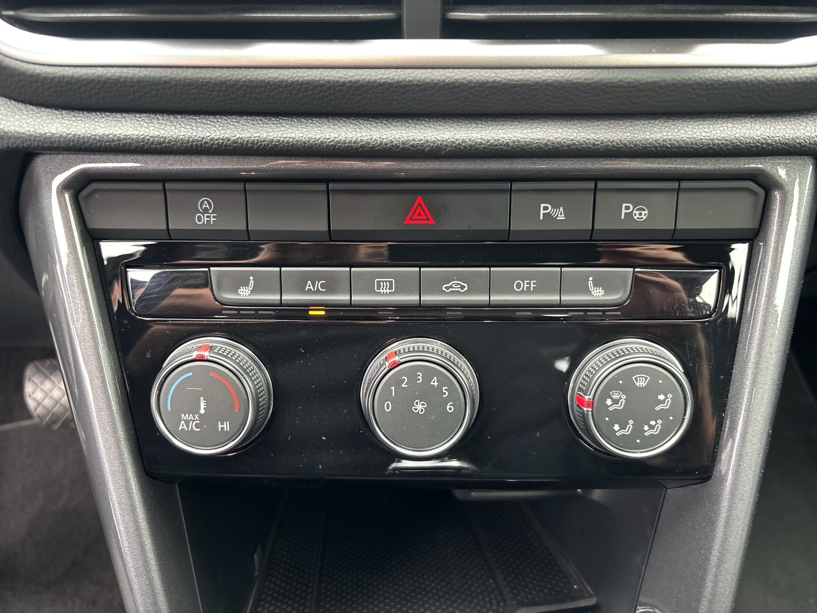 Volkswagen T-Roc 1.5 STYLE PANO CAM ACC MATRIX LM17 CARPLAY
