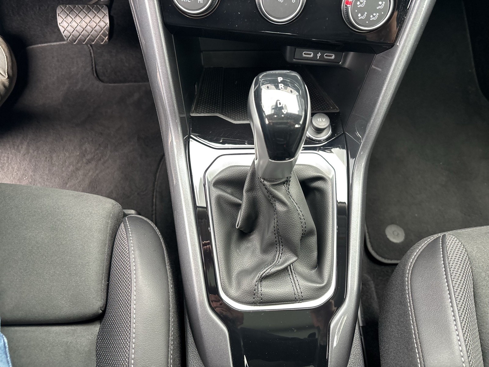 Volkswagen T-Roc 1.5 STYLE PANO CAM ACC MATRIX LM17 CARPLAY
