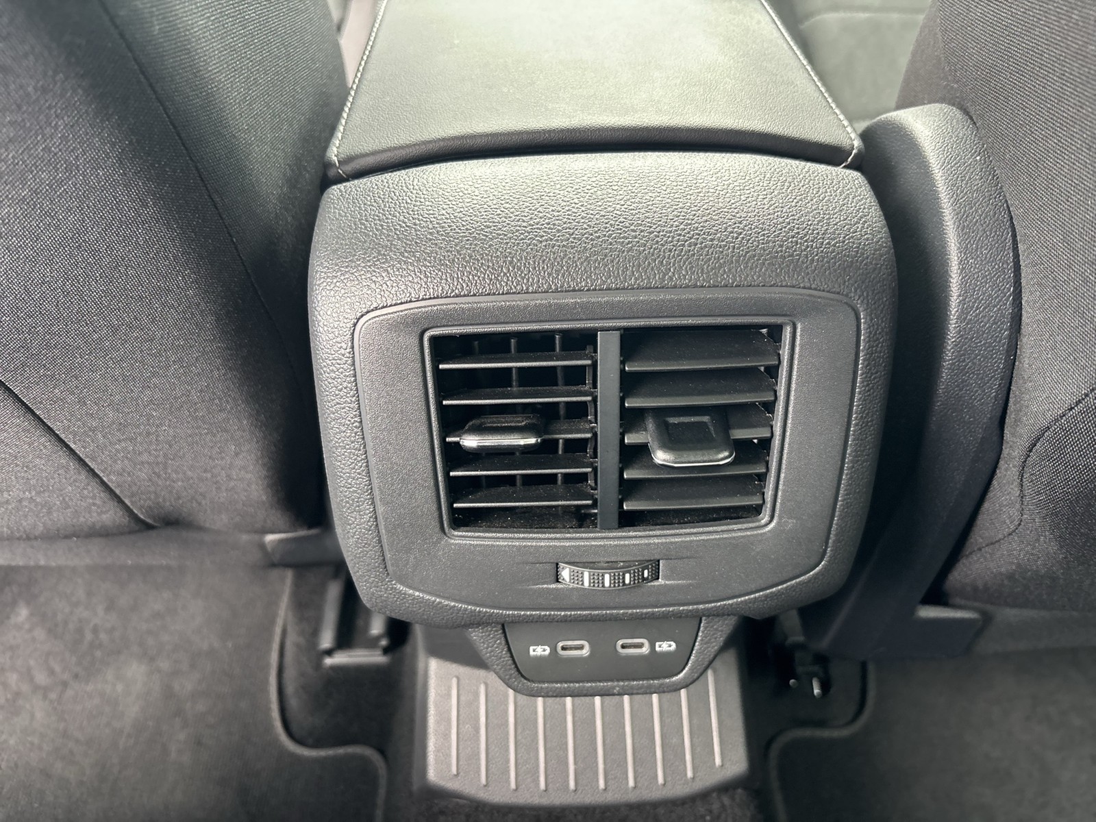Volkswagen T-Roc 1.5 STYLE PANO CAM ACC MATRIX LM17 CARPLAY