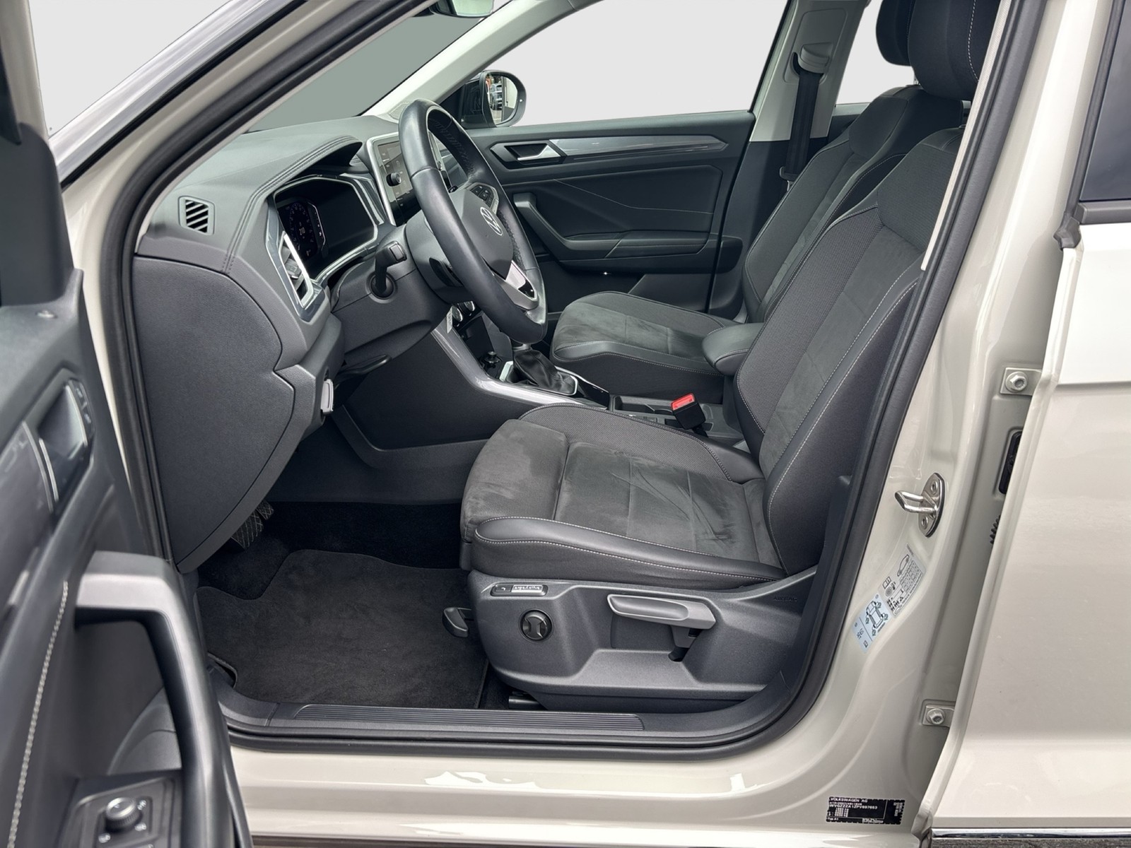 Volkswagen T-Roc 1.5 STYLE PANO CAM ACC MATRIX LM17 CARPLAY