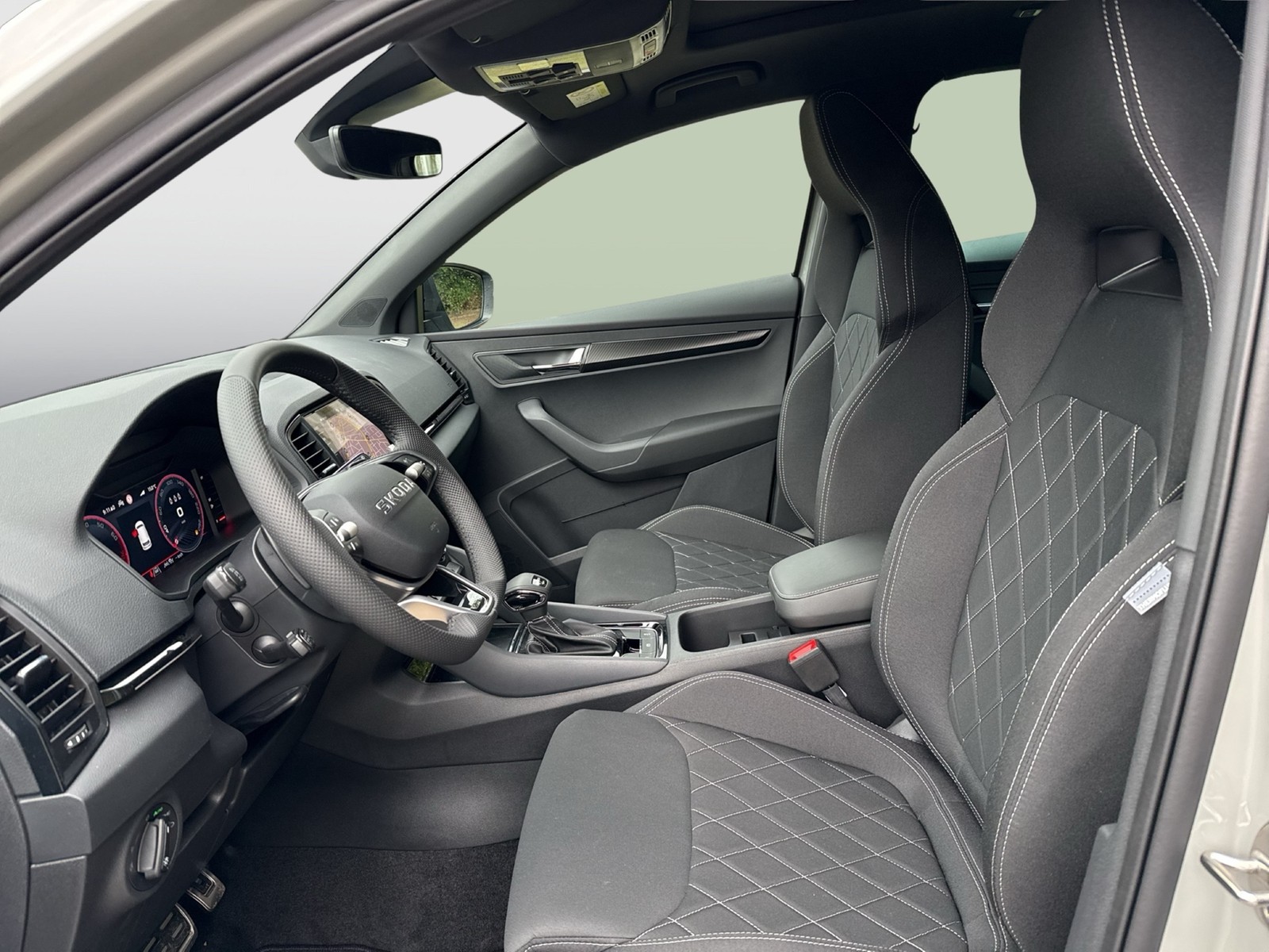 Skoda Karoq 2.0 SPORTLINE 4X4 PANO AHK CAM ACC LM18