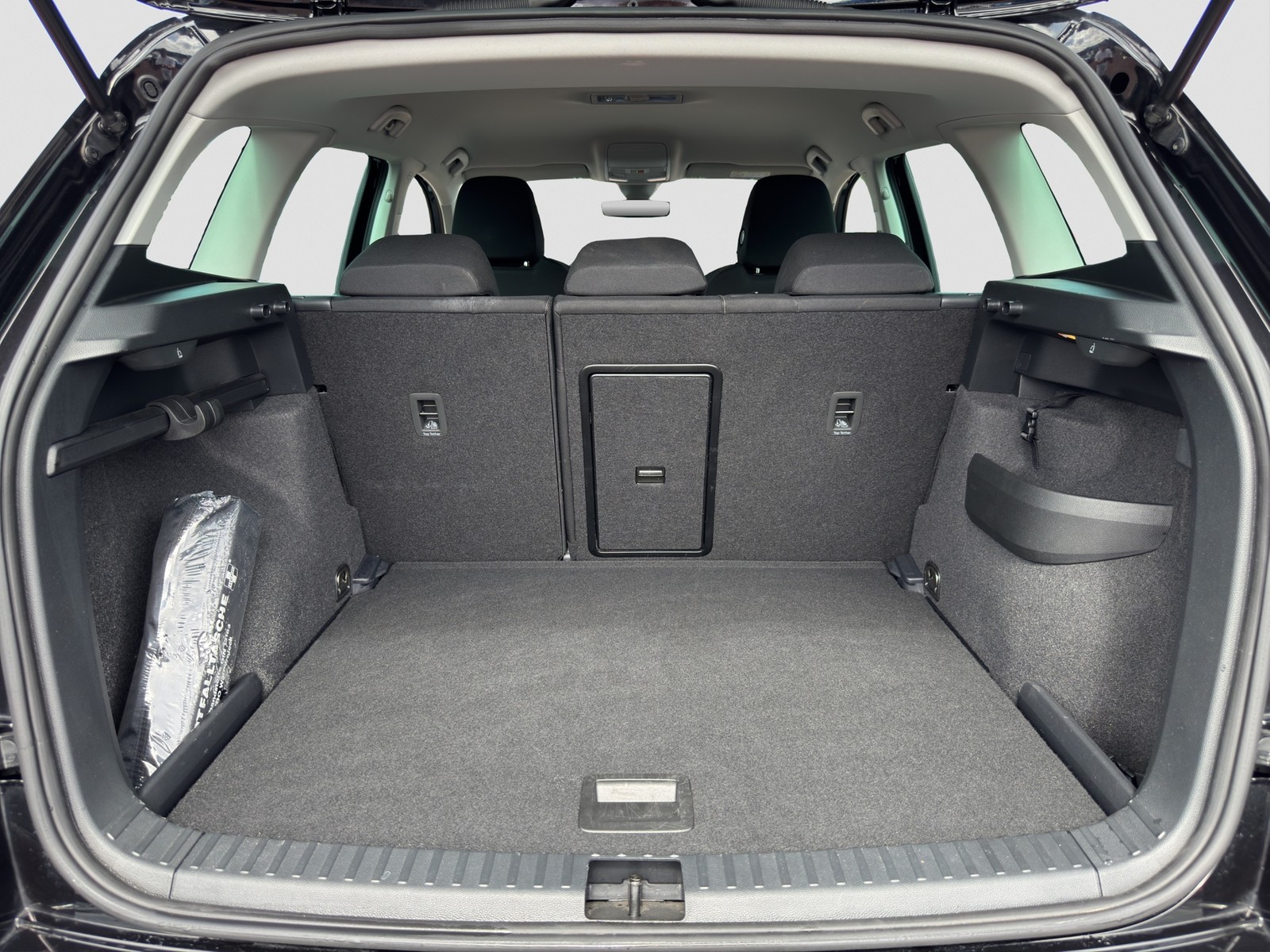 Skoda Karoq 1.5 SELECTION CAM LM17 NAVI SITZHEIZUNG
