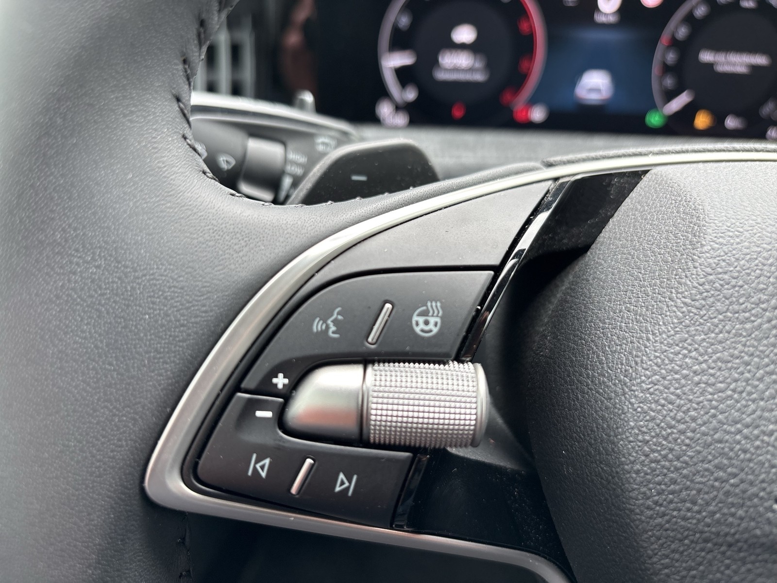Skoda Superb Combi 2.0 SELECTION AHK CAM ACC MATRIX
