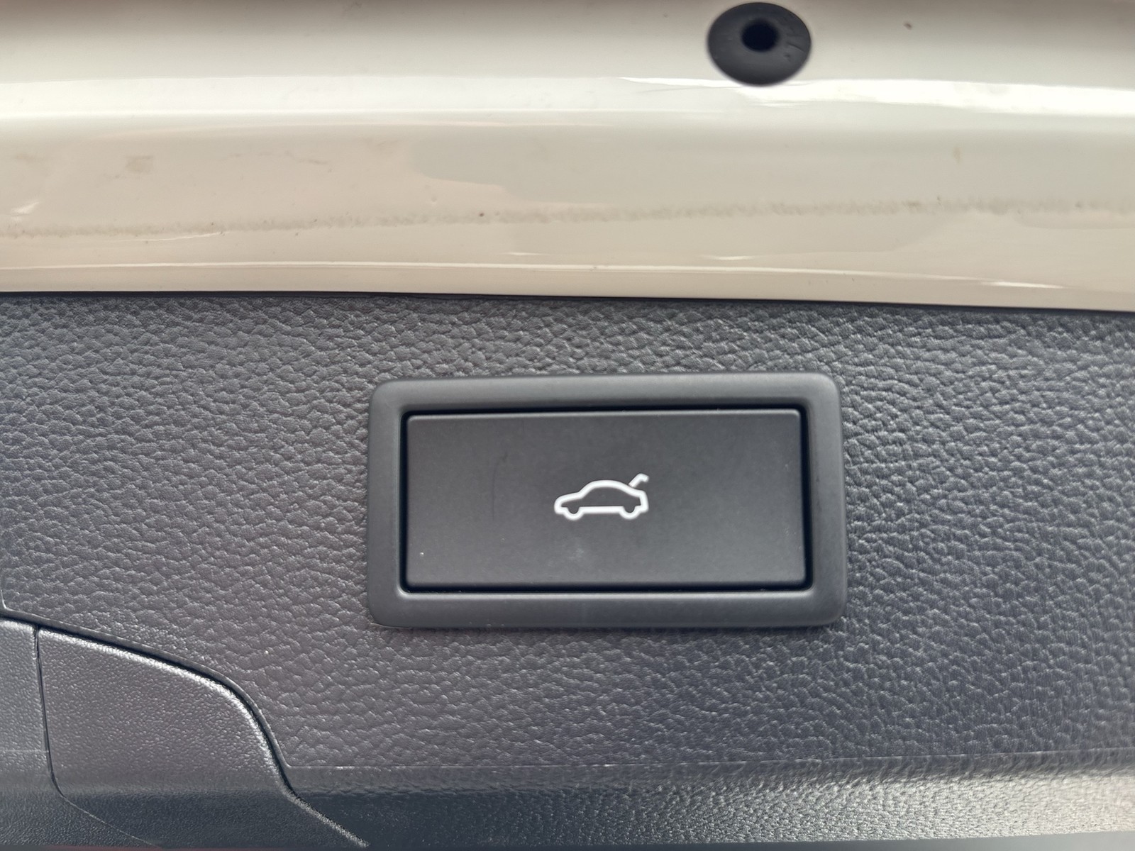 Skoda Superb Combi 2.0 SELECTION AHK CAM ACC MATRIX
