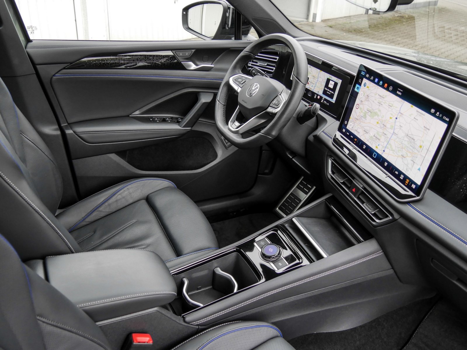 Volkswagen Tiguan 2.0 R-LINE NEUESMODELL BLACK STYLE PANO