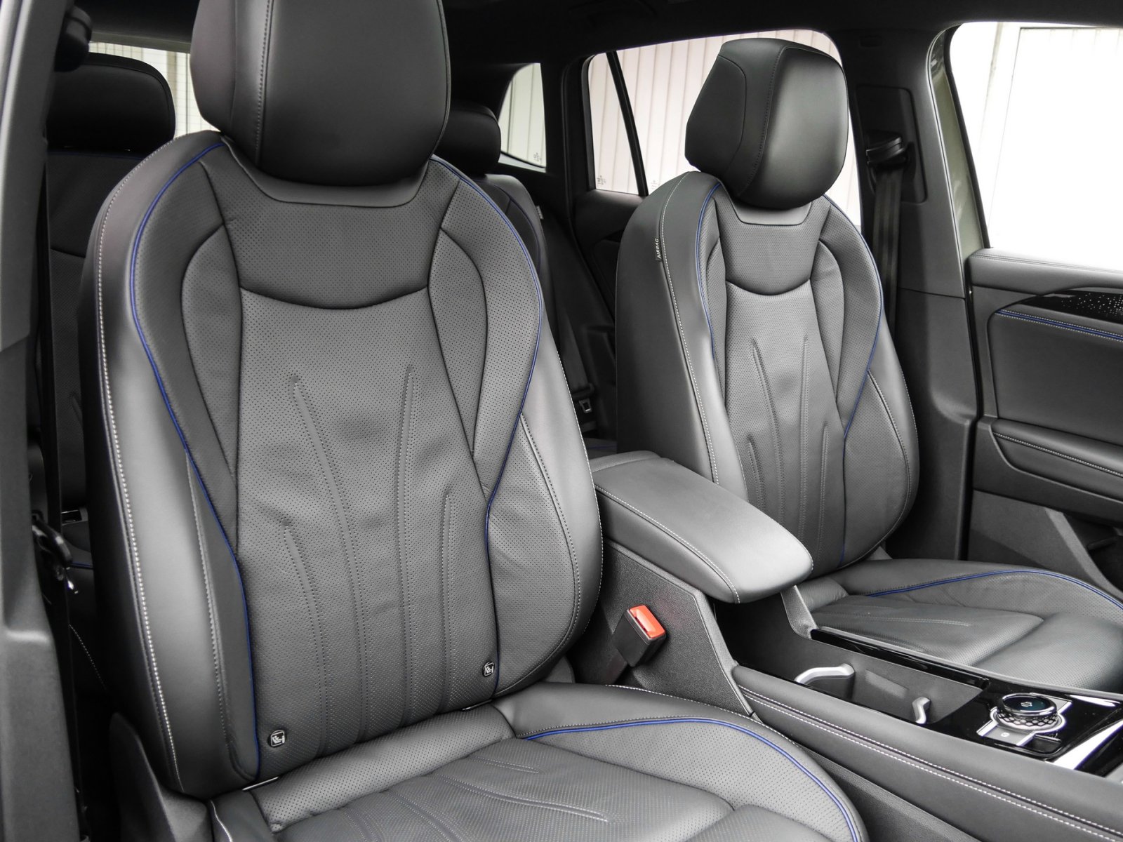 Volkswagen Tiguan 2.0 R-LINE NEUESMODELL BLACK STYLE PANO
