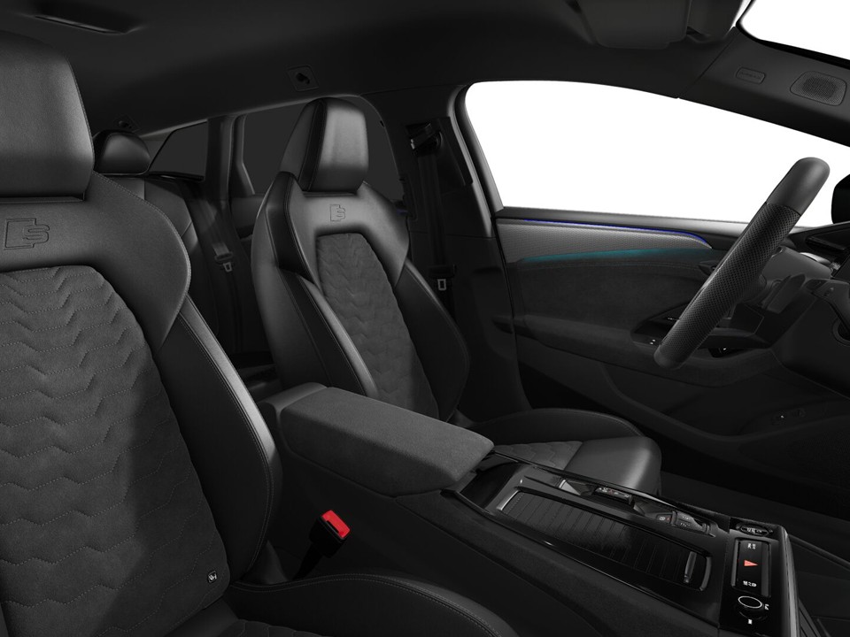 Audi A6 e-tron Avant PERFORMANCE AHK TECH PRO LM21
