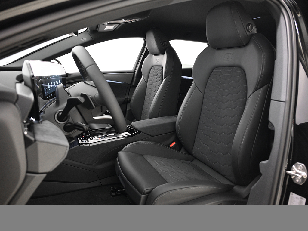 Audi A6 e-tron Avant quattro S LINE AHK TECH PRO LM21