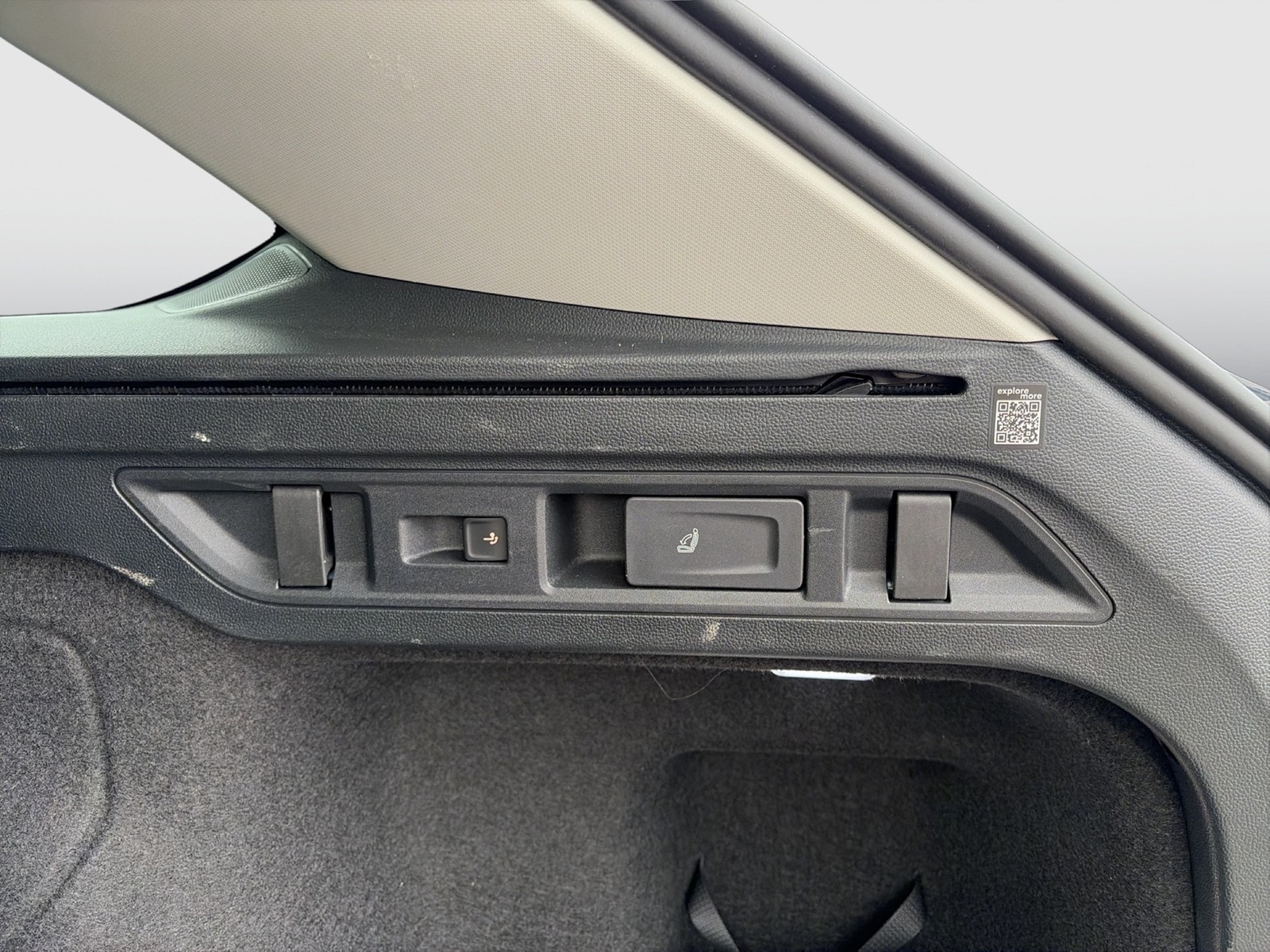 Skoda Superb Combi 2.0 SELECTION 4X4 AHK CAM ACC NAVI
