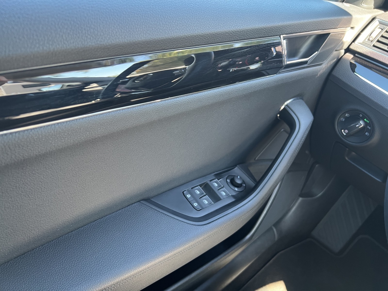 Skoda Superb Combi 2.0 L&K LEDER CAM ACC LM18 E-KLAPPE