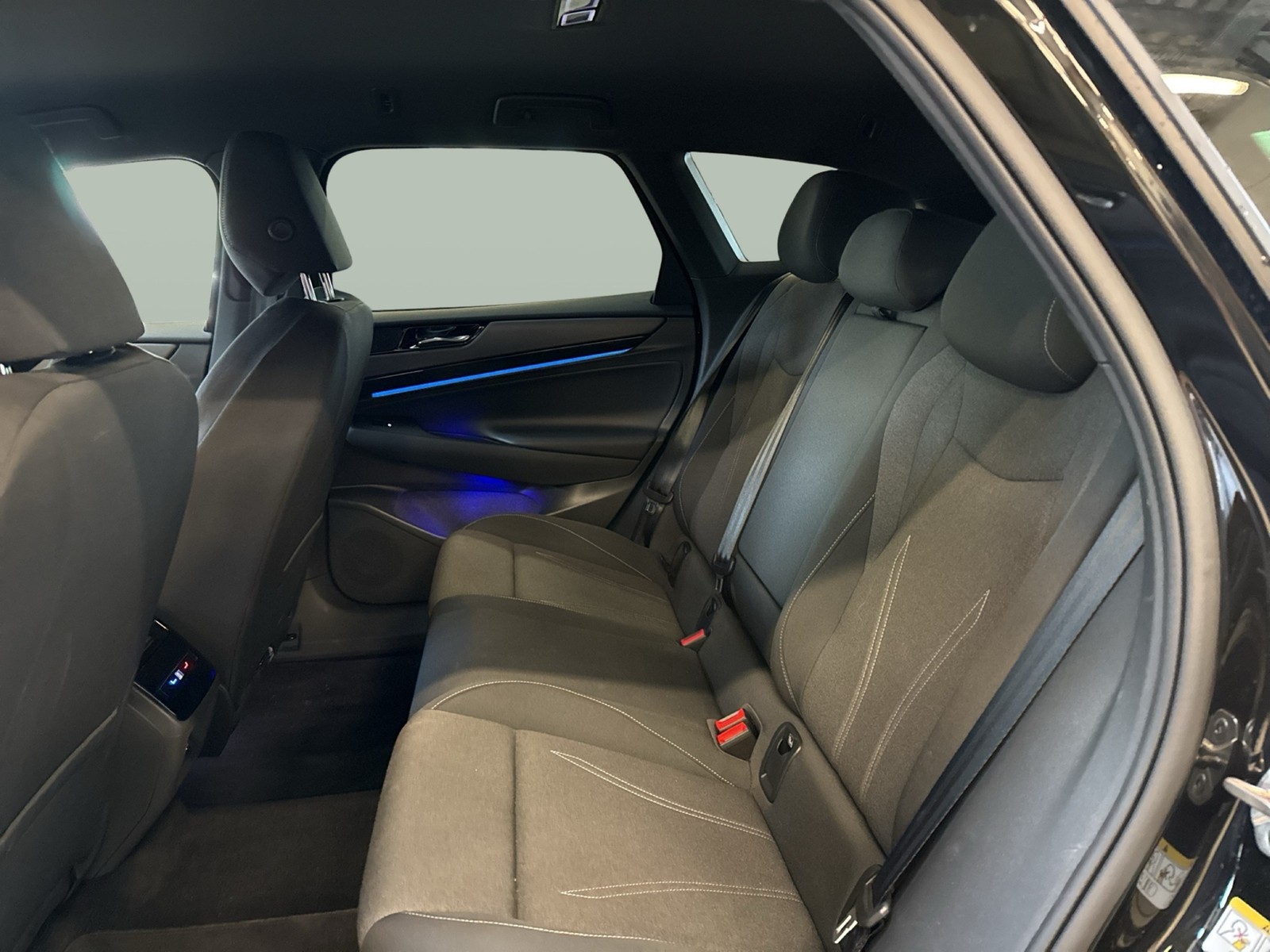 Volkswagen ID.7 Tourer PRO WÄRMEPUMPE AHK 360°CAM ACC LM19