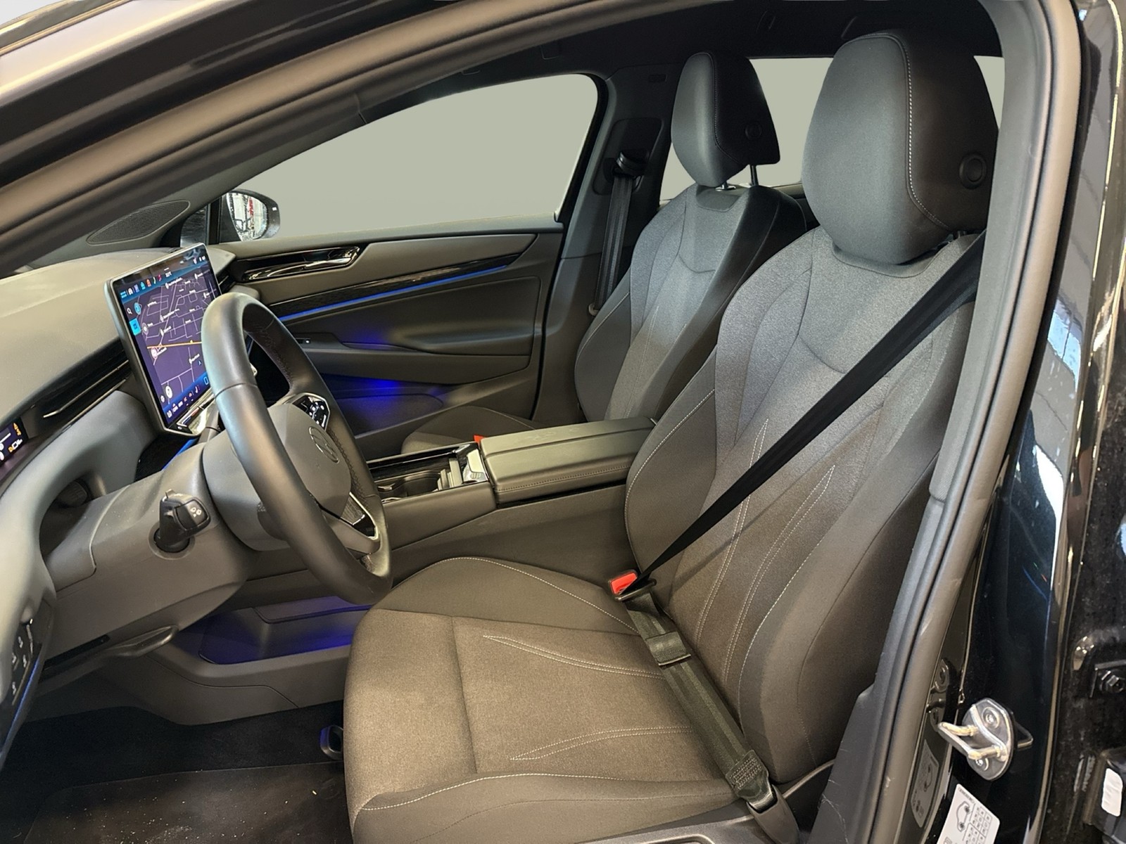 Volkswagen ID.7 Tourer PRO WÄRMEPUMPE AHK 360°CAM ACC LM19