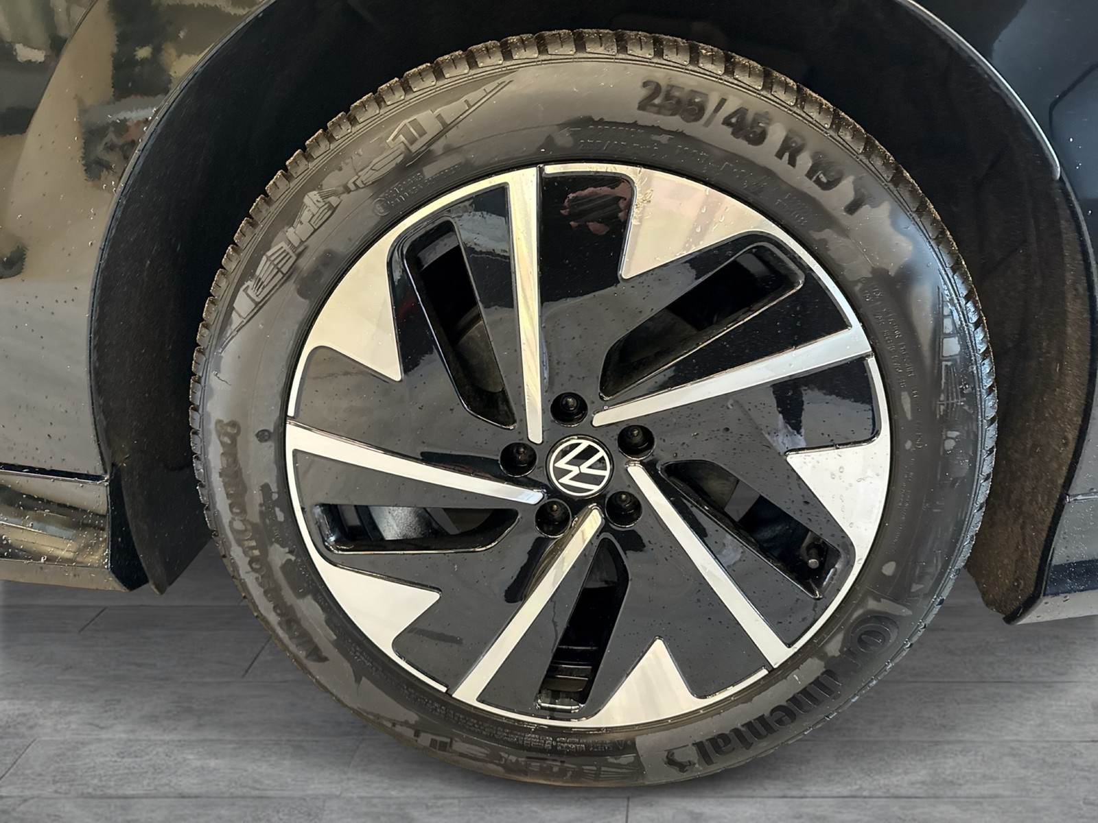 Volkswagen ID.7 Tourer PRO WÄRMEPUMPE AHK 360°CAM ACC LM19