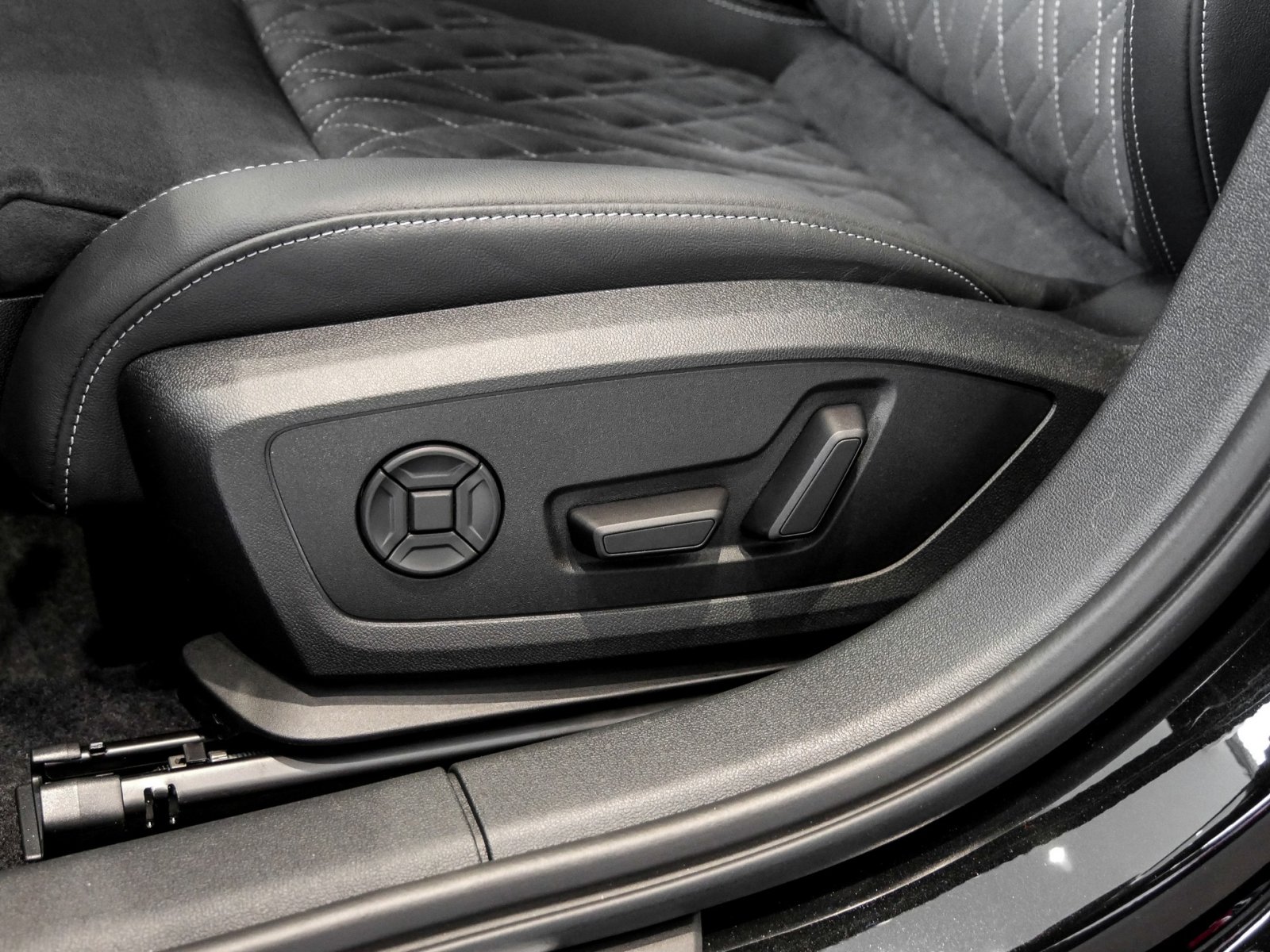 Audi A3 Sportback S Line TFSI quattro s tronic LM19