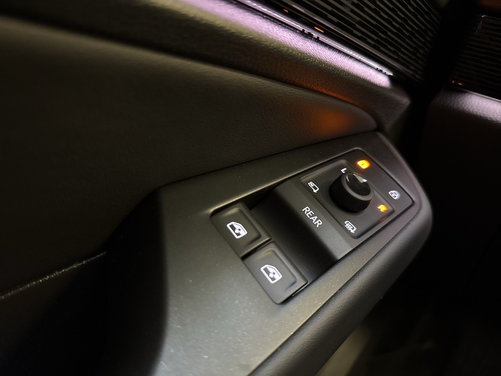 Volkswagen ID.7 Tourer PRO WÄRMEPUMPE AHK 360°CAM ACC LM19