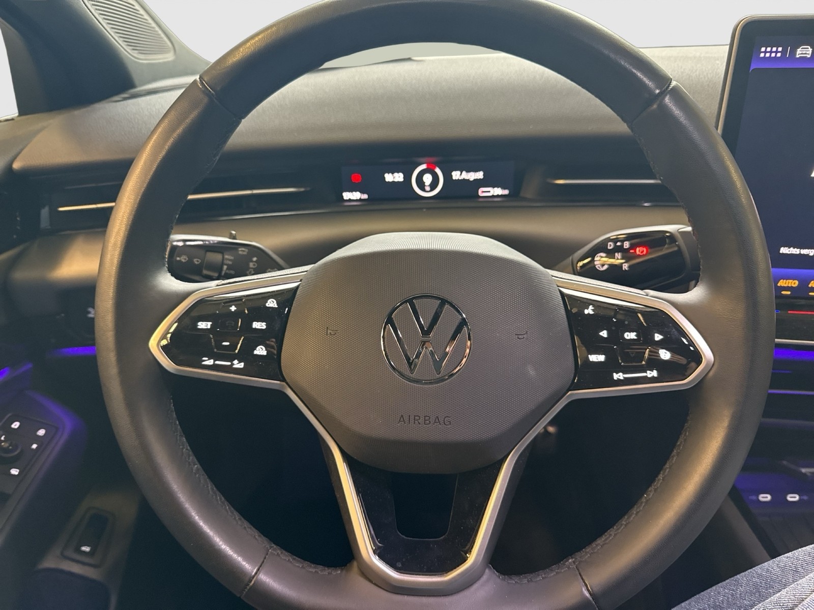 Volkswagen ID.7 Tourer PRO WÄRMEPUMPE AHK 360°CAM ACC LM19