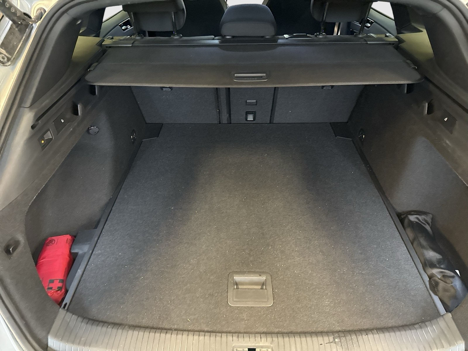 Volkswagen ID.7 Tourer PRO WÄRMEPUMPE AHK 360°CAM ACC LM19