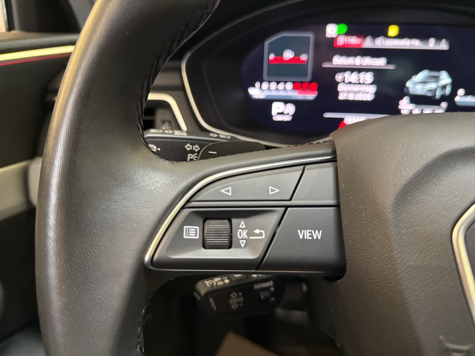 Audi A4 Avant 40 S LINE PANO STANDHZ. AHK CAM ALU19