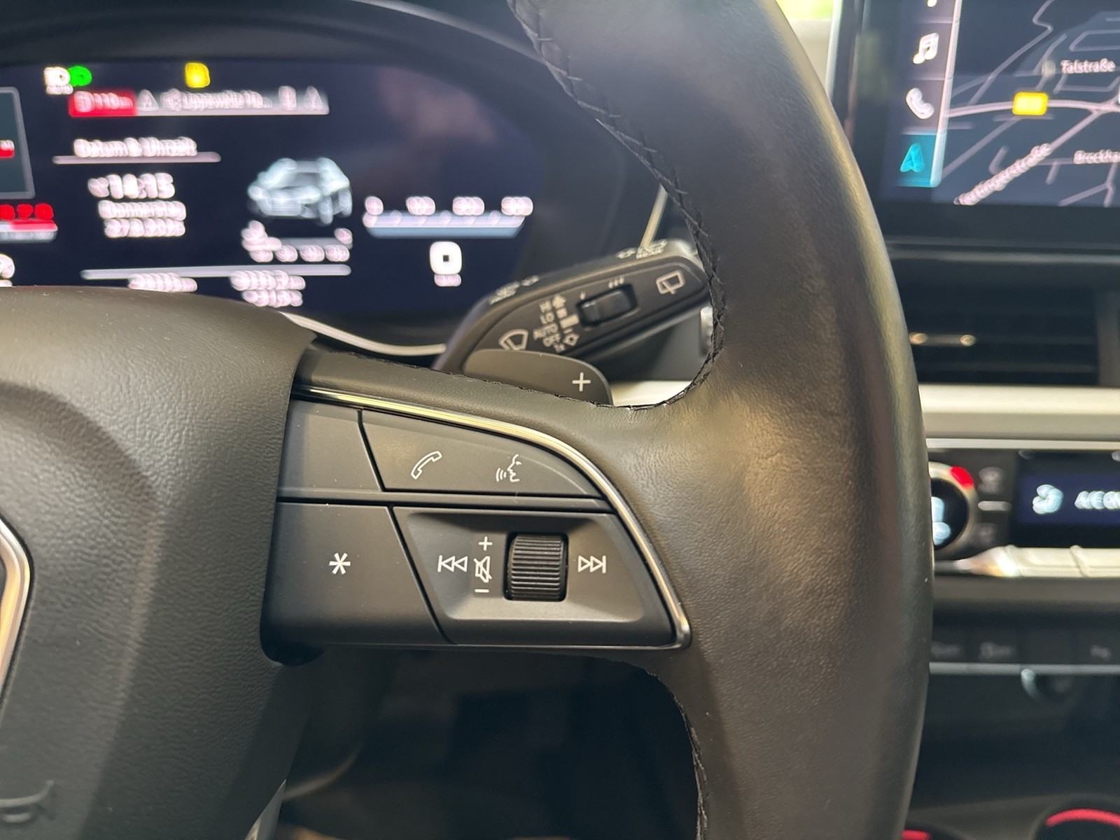 Audi A4 Avant 40 S LINE PANO STANDHZ. AHK CAM ALU19