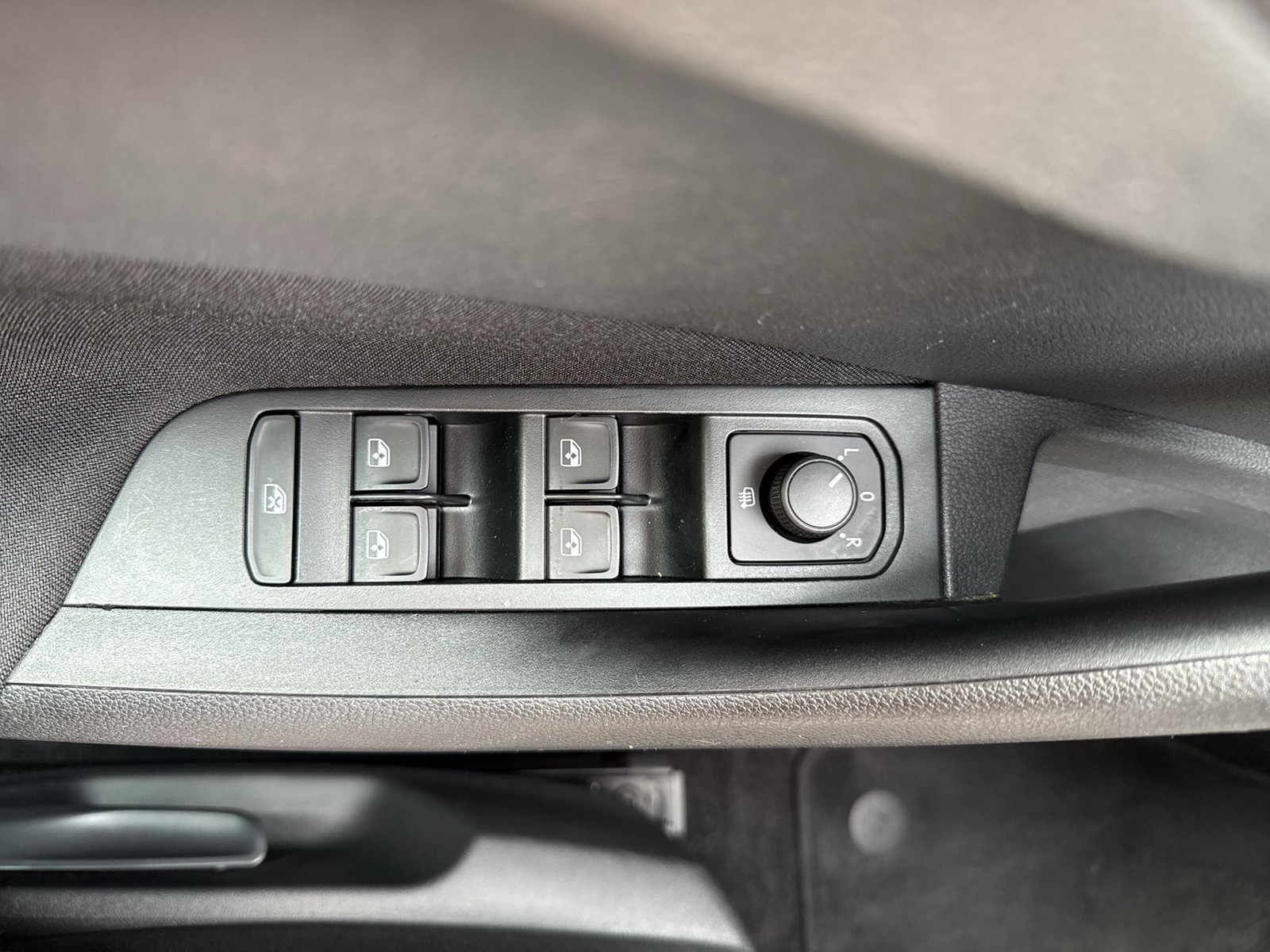 Skoda Kamiq 1.0 TOUR LM17 SITZHEIZUNG LED EINPARKHILFE