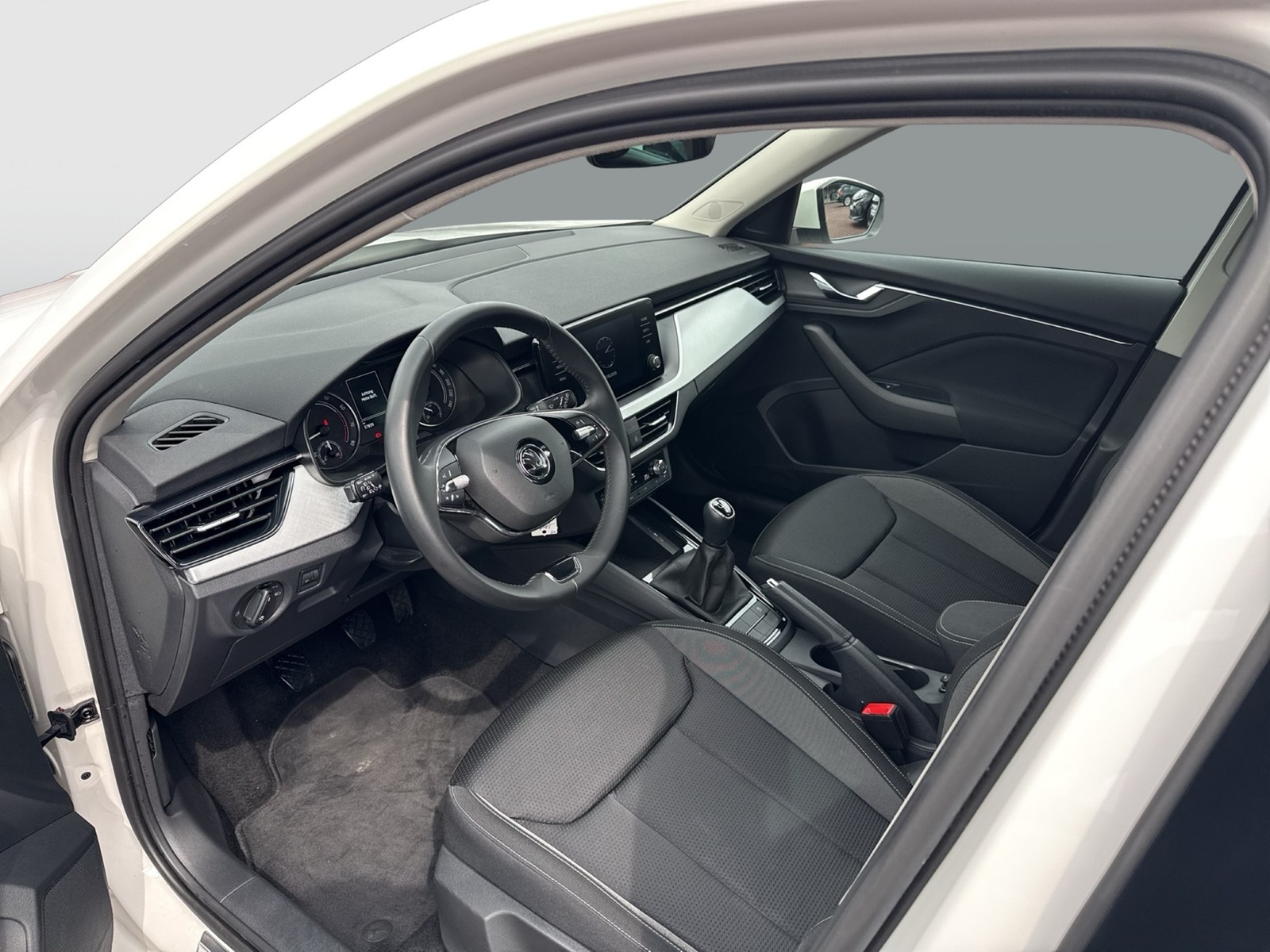 Skoda Kamiq 1.0 TOUR LM17 SITZHEIZUNG LED EINPARKHILFE