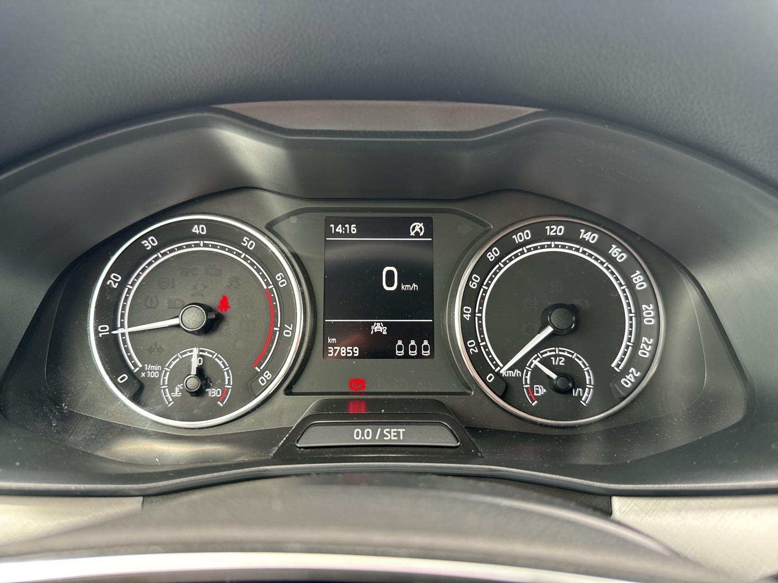 Skoda Kamiq 1.0 TOUR LM17 SITZHEIZUNG LED EINPARKHILFE