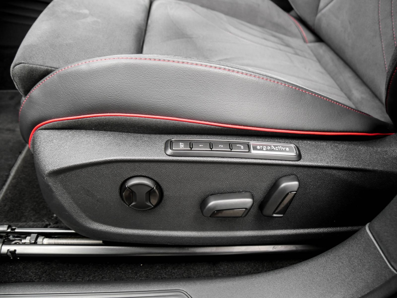 Volkswagen ID.3 GTX PERFORMANCE WÄRMEPUMPE PANO 360CAM LM20